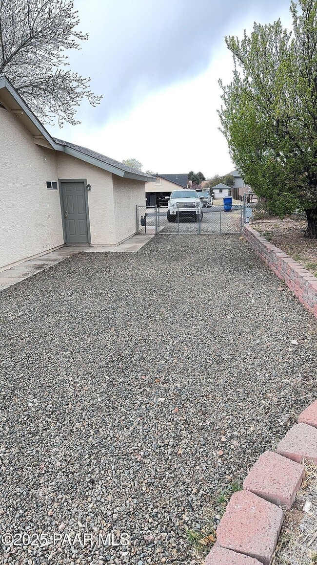 Building Photo - 6269 N Little Papoose Dr