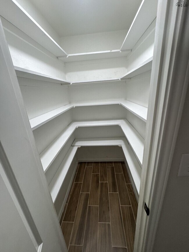 Building Photo - 1207 Danberry St