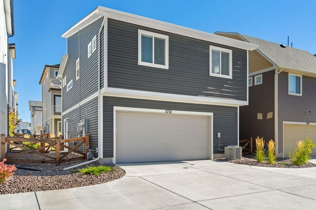 Building Photo - MODERN TWO STORY 2 BED/2 BATH IN BANNING LEWIS RANCH!