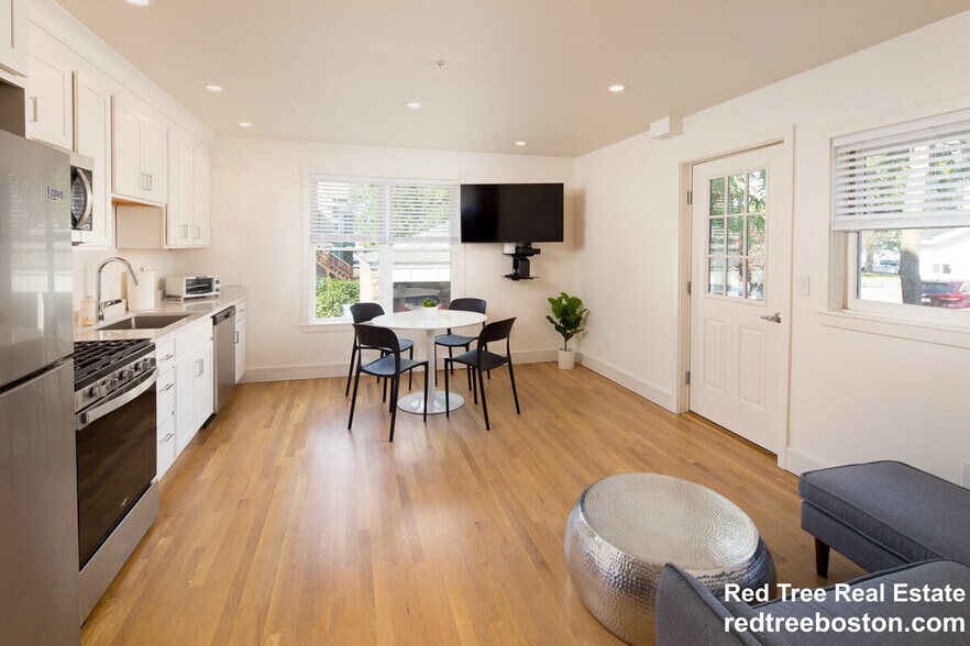 Building Photo - 92 Brown St