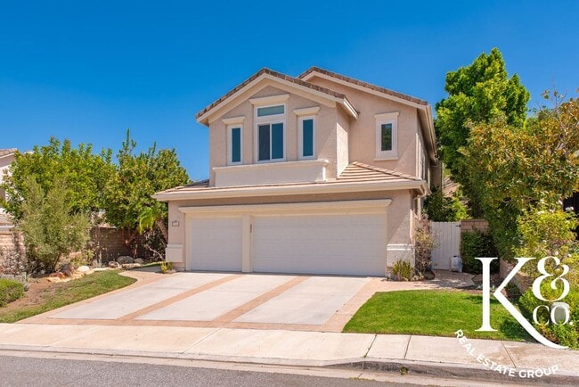 Primary Photo - Immaculate 4-Bedroom Home in Sought-After ...