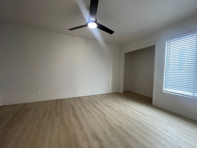 Building Photo - Beach at Your Door | Renovated Ocean Blvd Unit- 2 Weeks Rent Free