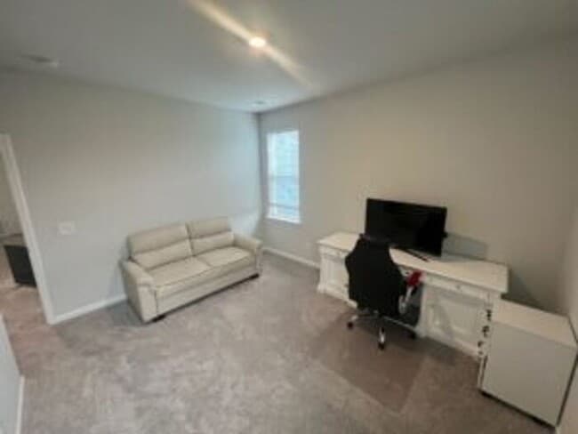 Building Photo - Beautiful Summers Corner 5Bed/4.5Bath