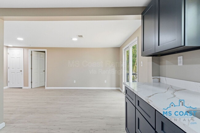 Building Photo - 1528 Ladnier Rd