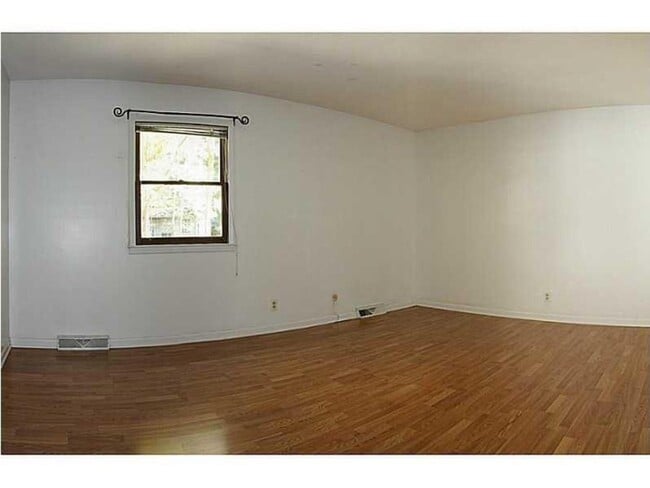 Building Photo - 3424 E 98th St