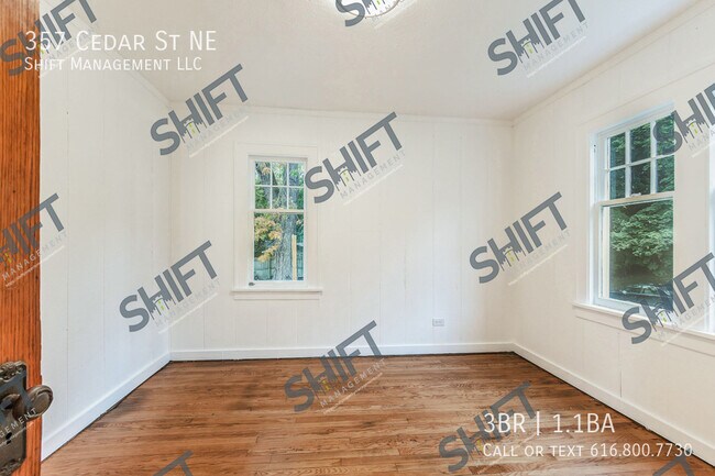 Building Photo - 357 Cedar St NE