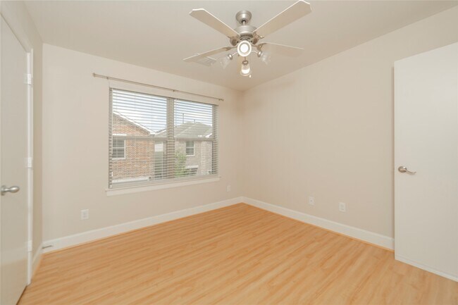 Building Photo - 3718 Main Aspen Dr