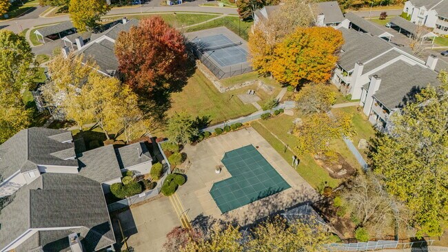 Building Photo - 33 Crown Knoll Ct