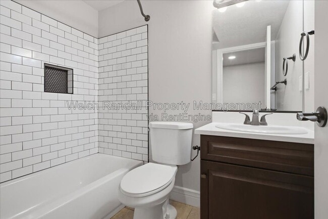 Building Photo - 2106 E Sunnyvale Dr