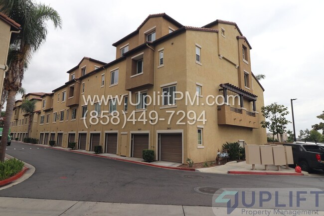 Building Photo - $1000 off 1st months rent  3-Bed Apartment