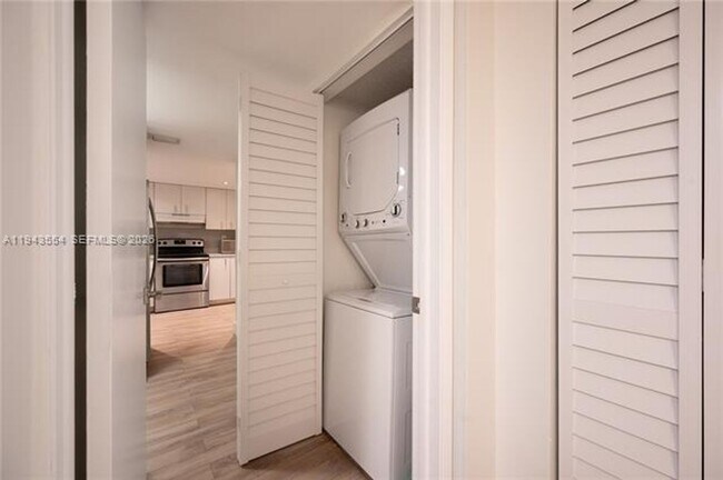 Building Photo - 1 Alhambra Cir