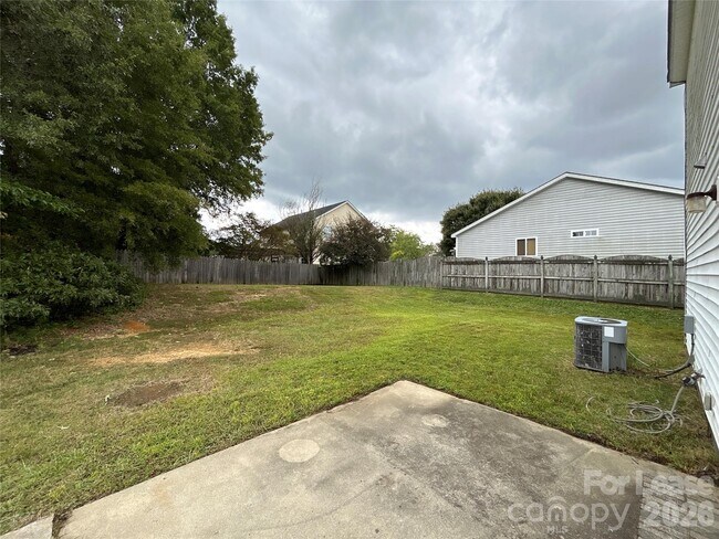 Building Photo - 3402 Southern Ginger Dr