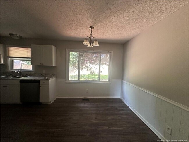 Building Photo - 707 Zircon Ct