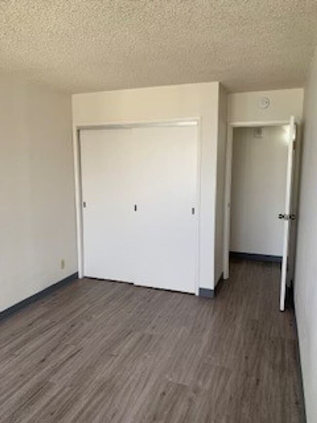 Building Photo - Kukui Plaza - 2 bedroom, 1 bath condo with 1 parking