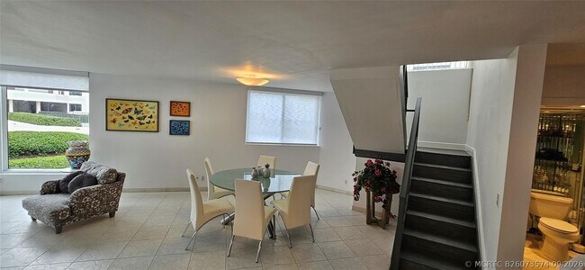 Building Photo - 2575 S Ocean Blvd