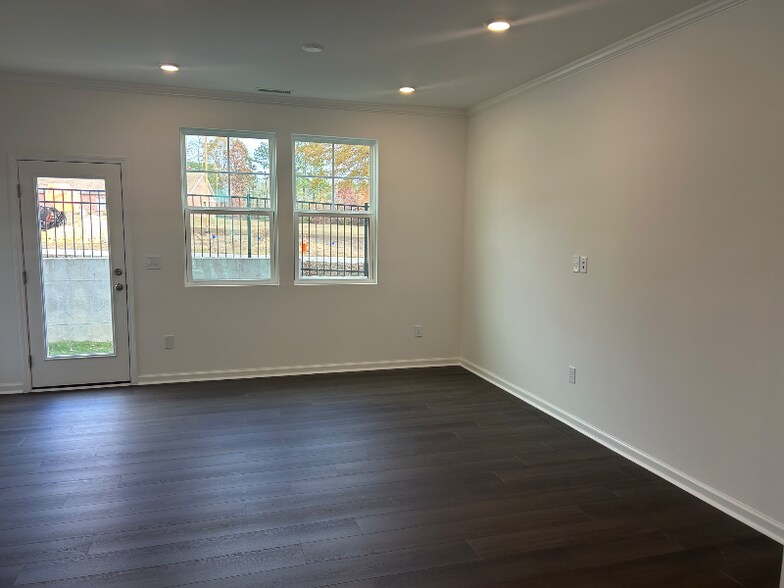 Building Photo - 1510 Crescent Townes Wy