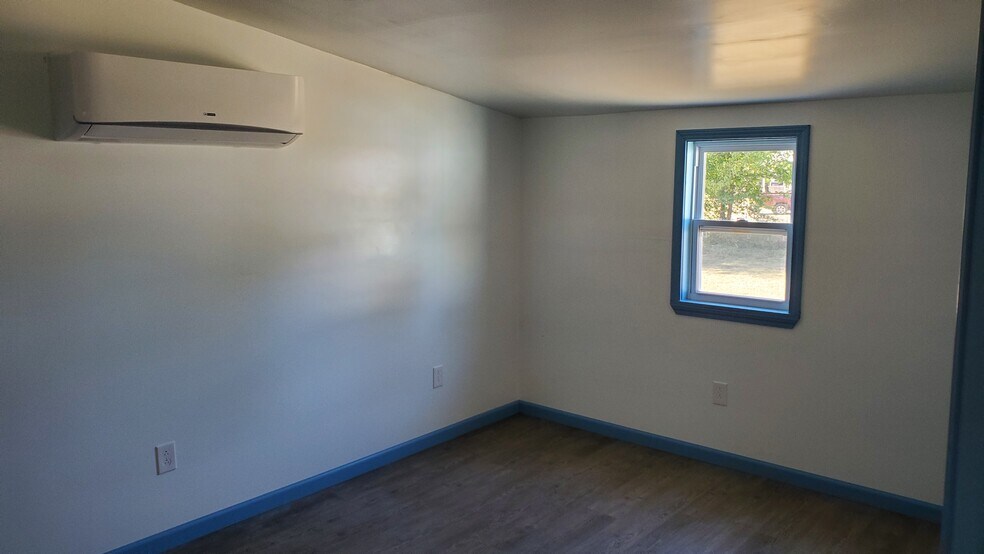 Bedroom - 390 Cottage Home Rd