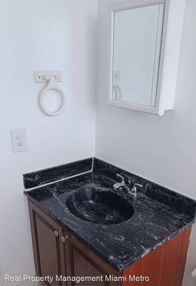 Building Photo - 2 br, 2 bath House - 14195 SW 87th Street ...