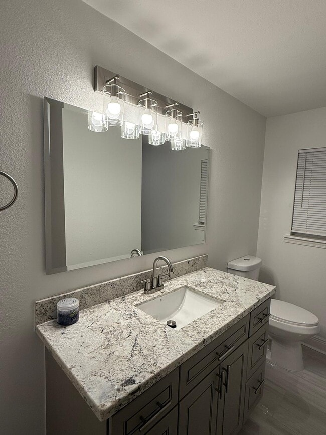 Building Photo - 3300 Bissonet Dr