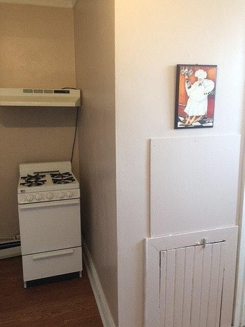 Building Photo - 182 Bowen St