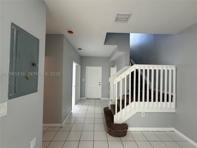 Building Photo - 1586 SE 27th Ct