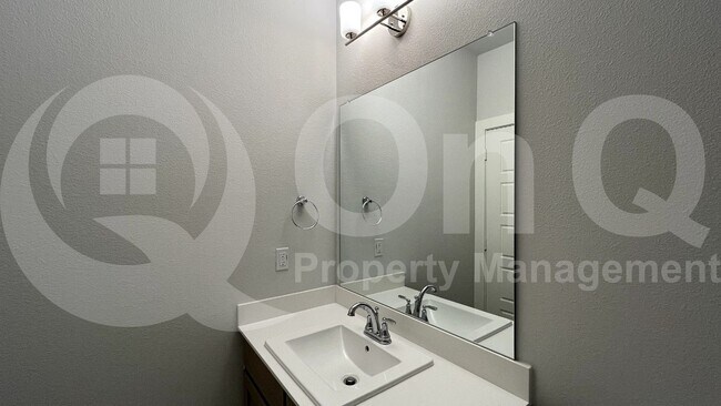 Building Photo - 912 Jackrabbit St