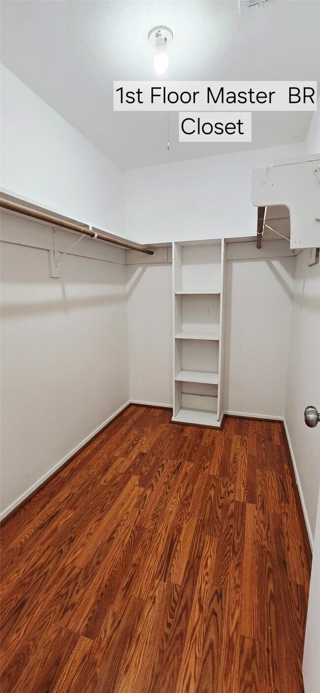 Building Photo - 4827 Cypressdale Dr