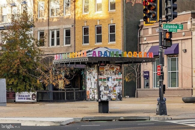 Building Photo - 2460 Ontario Rd NW