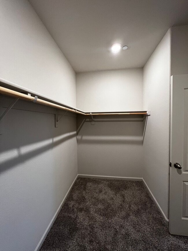 Building Photo - 2035 Greenbriar Dr
