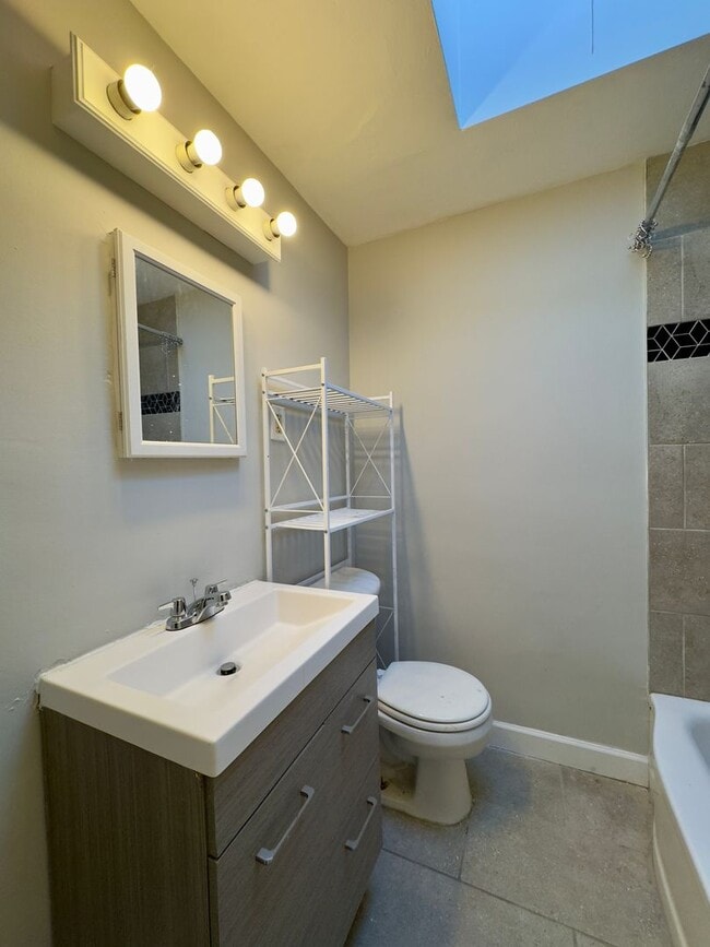 Building Photo - Charming 2 Bedroom/2 Bathroom Townhome in Joseph Lee Neighborhood, Baltimore, MD!