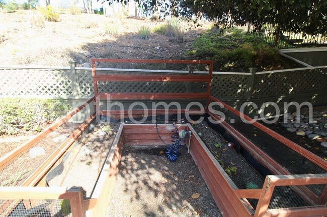 Building Photo - 10384 Barrywood Way