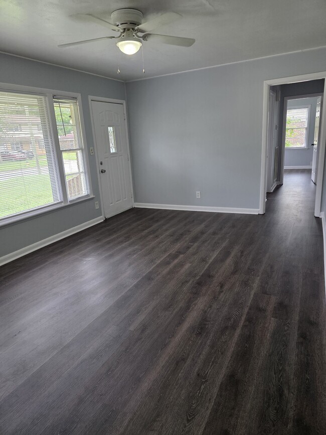 Building Photo - 3607 Inglewood Dr NW