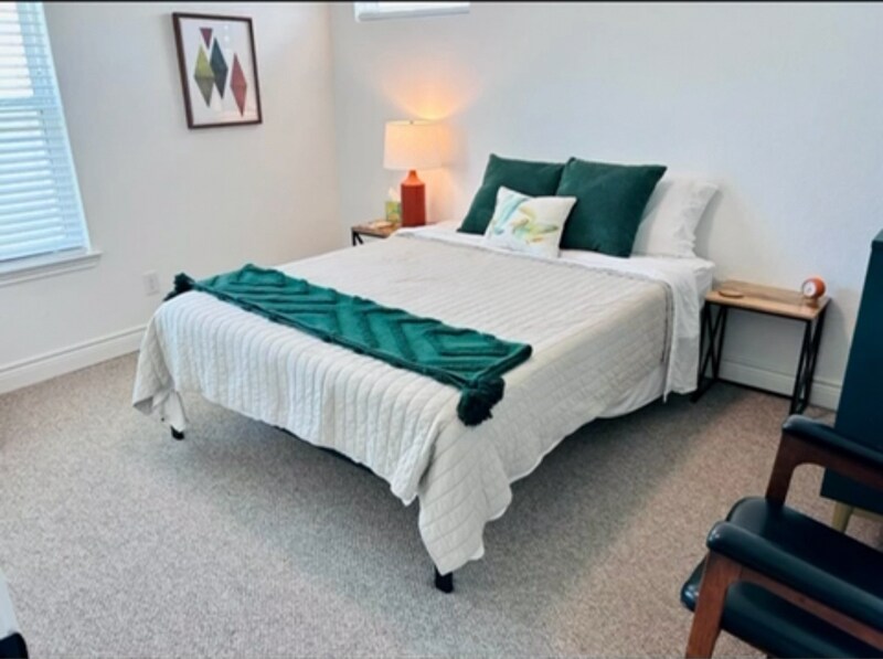 Building Photo - 272 Navarro