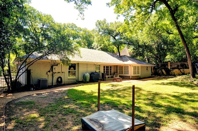 Building Photo - 4024 Inwood Rd