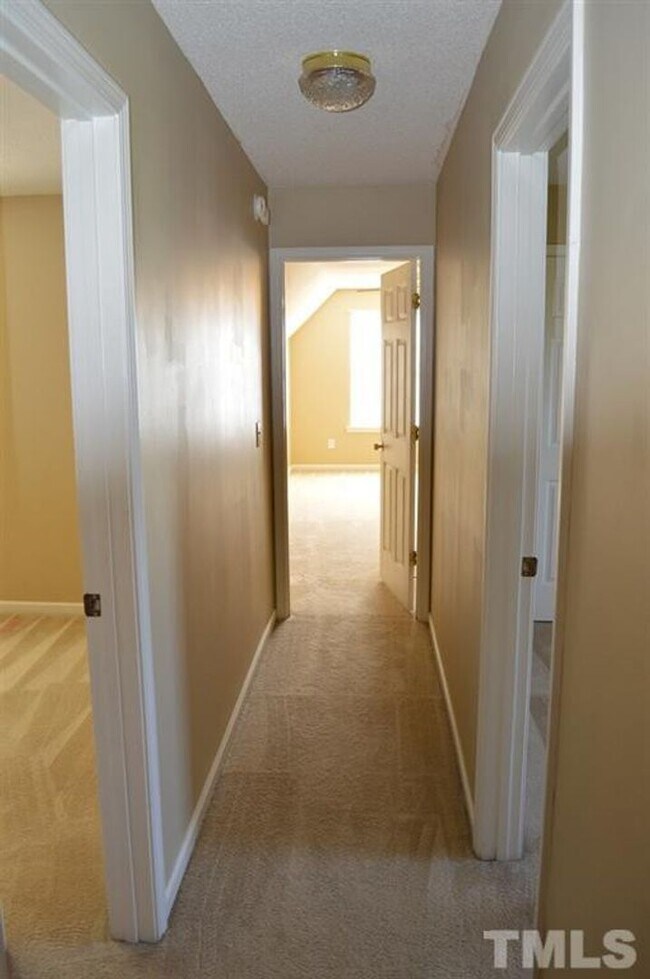 Building Photo - 2306 Nutting Ln