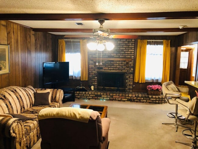 Building Photo - KenilworthSubdivision