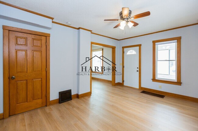 Building Photo - 15 8th St NW