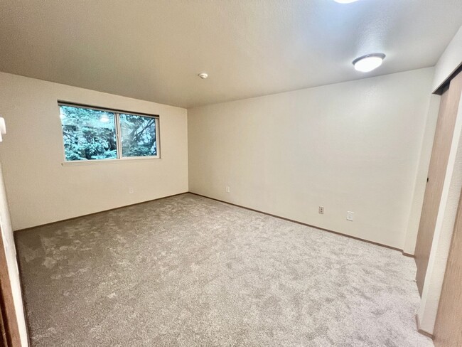 Building Photo - 2Bd/1Ba Lynwood Apartment