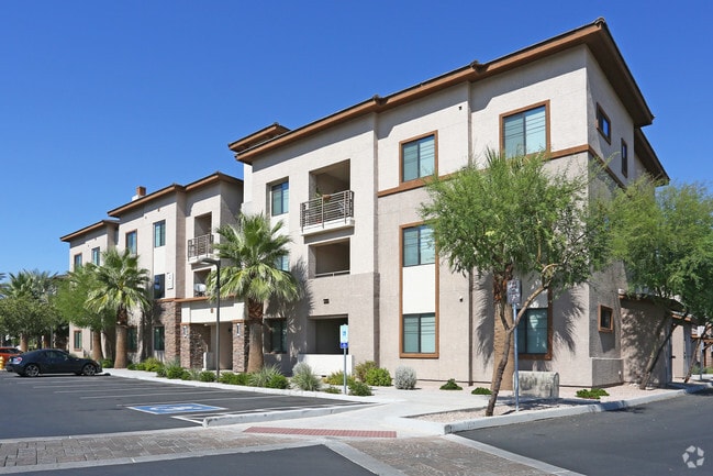 Primary Photo - Redstone at SanTan Village