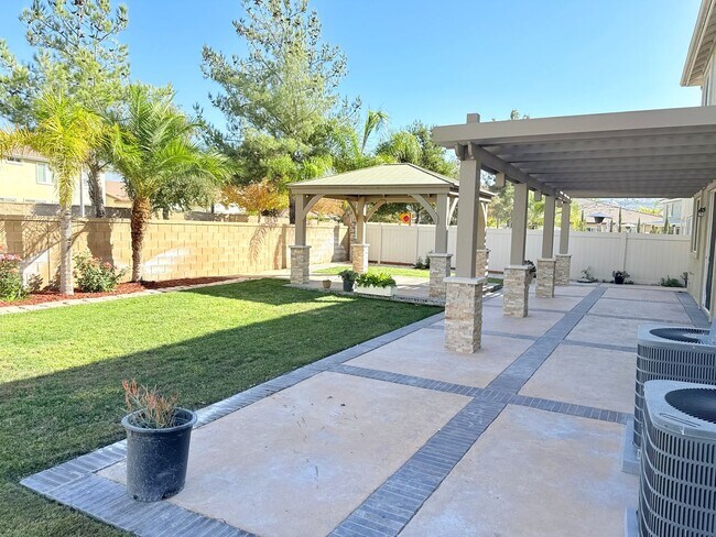 Building Photo - Executive 4 Bedroom Home for Rent