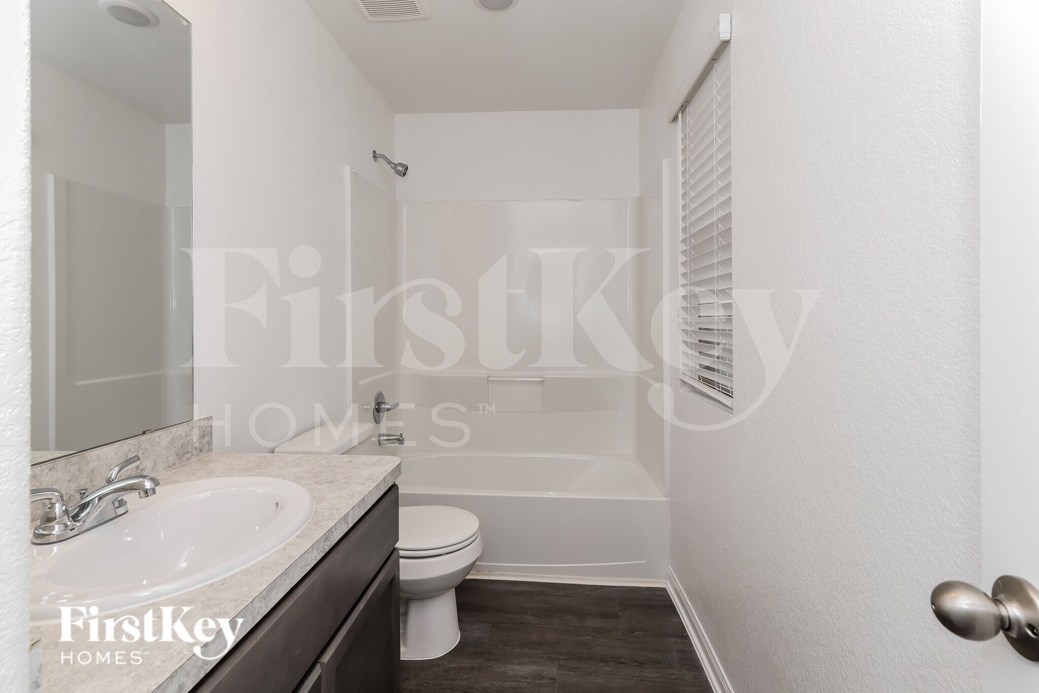 Building Photo - 25617 Roy Rogers Rd