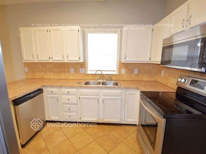 Building Photo - 834 Highlander Ct
