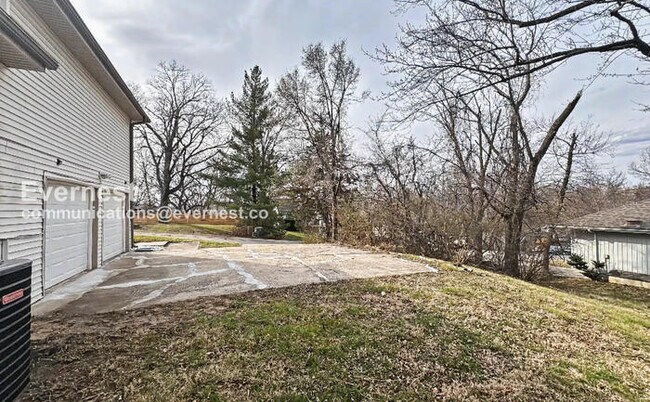 Building Photo - 6121 N Baltimore Ave