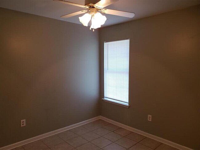 Building Photo - 4187 Rainey Woods Dr