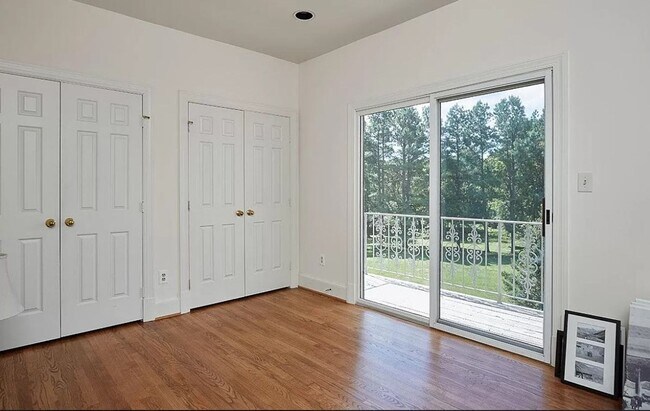 Building Photo - 9 Alloway Ct