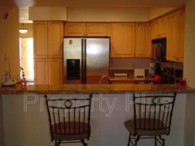 Building Photo - 9708 E Vía Linda