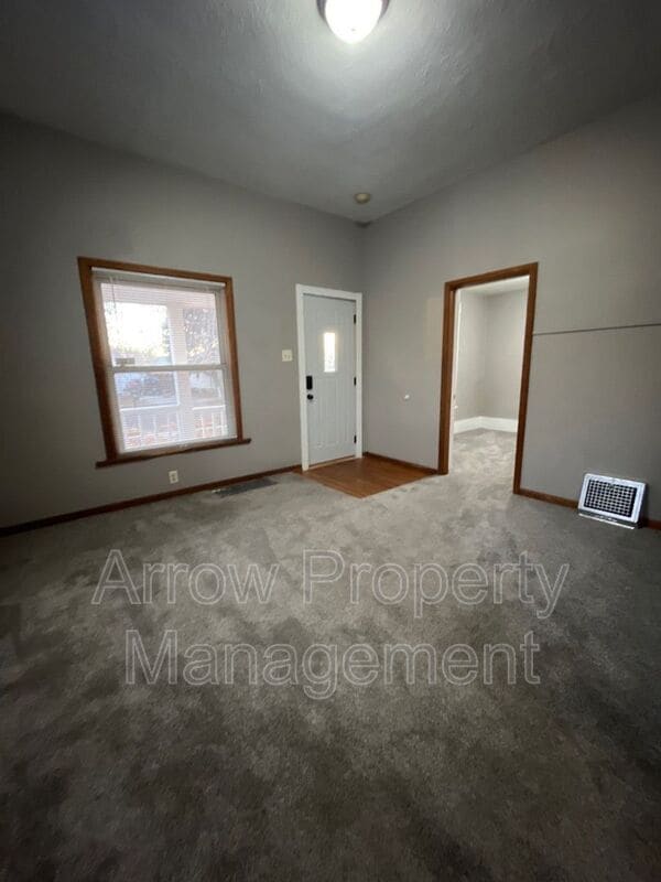 Building Photo - 2738 Apple St