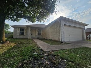 Building Photo - 201 Bluebonnet Tr