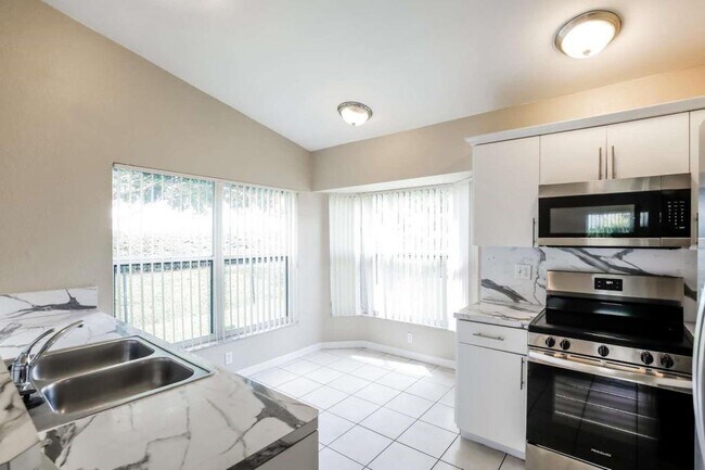 Primary Photo - 211 NW 187th Ave