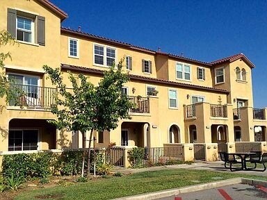 Building Photo - 10598 Acacia Ln